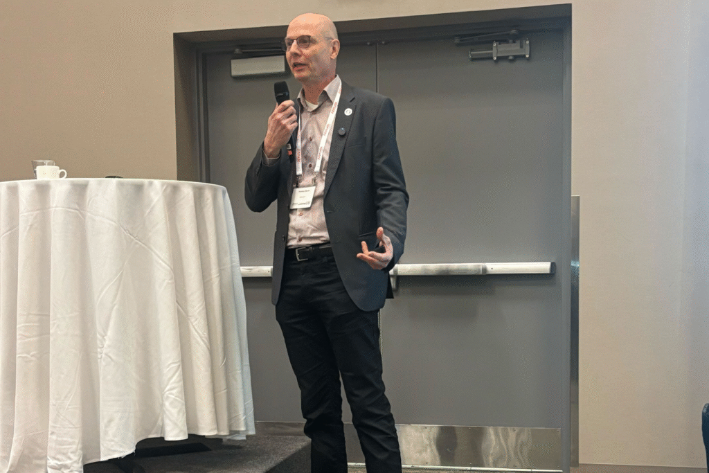 Thomas Bauer discusses Smartphone applications and cyclist safety.